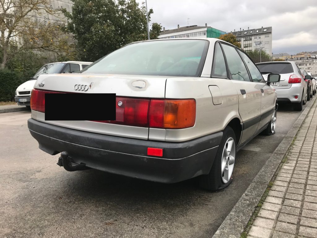 Coche abandonado Gallego Tato